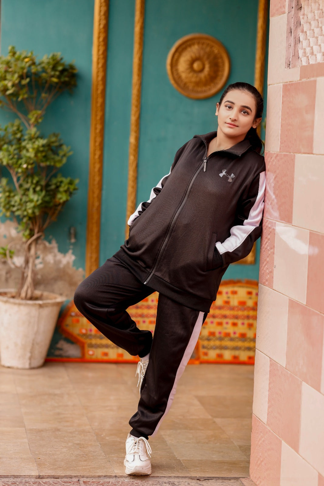 UA Premium Tracksuit F- Black